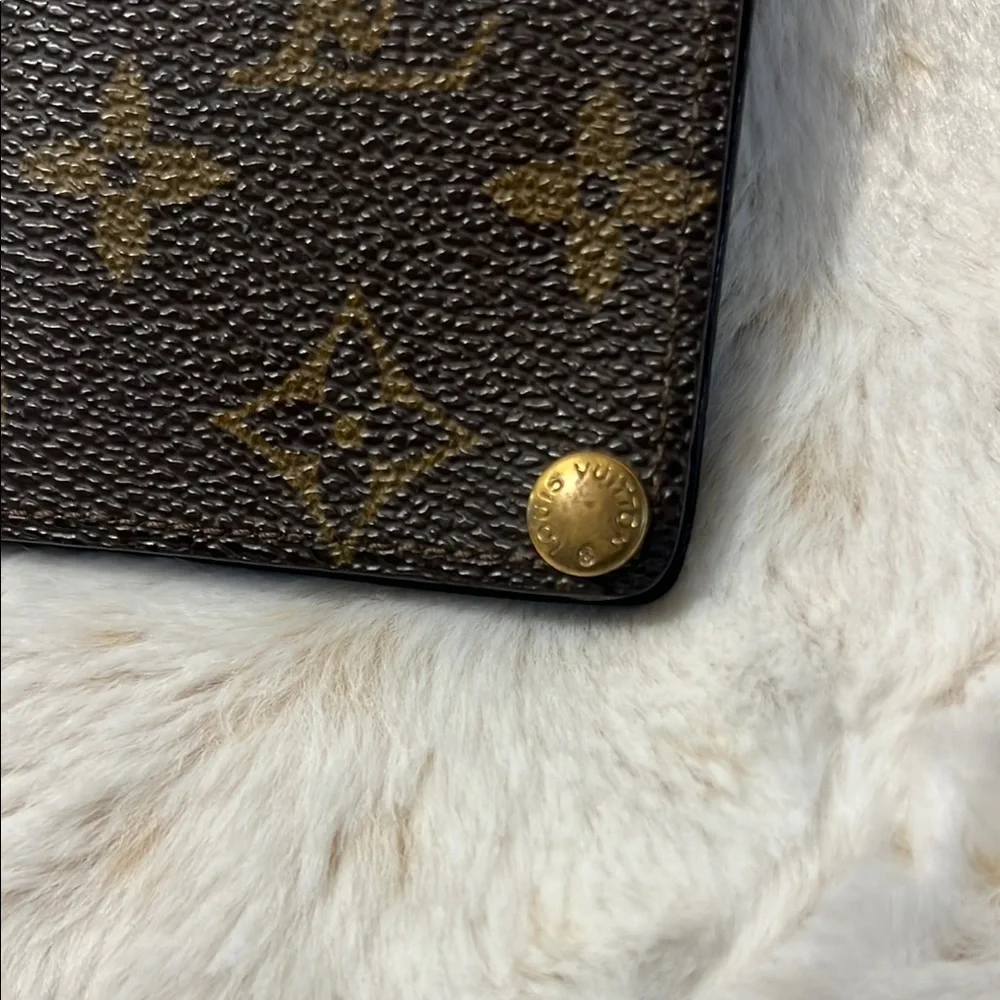 Louis Vuitton Monogram Card Holder - Picture 2 of 12